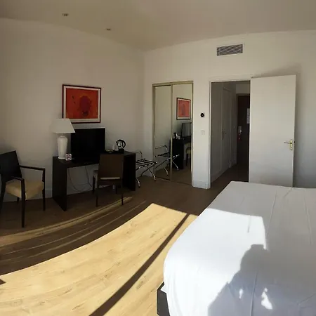 Hotel Carlton 3*