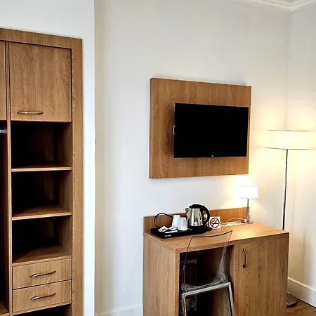 Carlton Nice, Partially Renovated ホテル