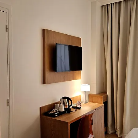 Carlton Nice, Partially Renovated 酒店 3*