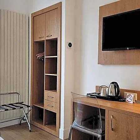 Carlton Hotel 3*