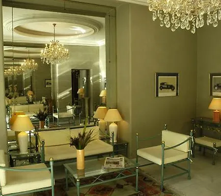 Carlton Hotel 3*